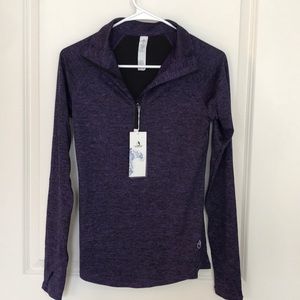 NWT IcyZone Small Workout Top